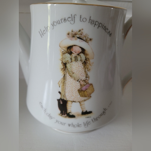 Holly Hobbie Porcelain "RARE" Coffee or Tea Pot - Picture 2 of 14